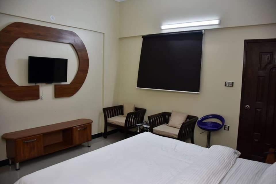 Diplomat Inn Karacsi Kültér fotó